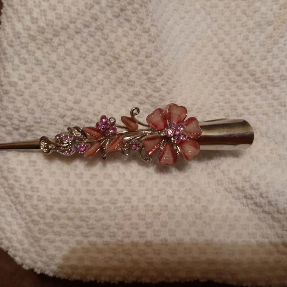 Large hair clip/barrette